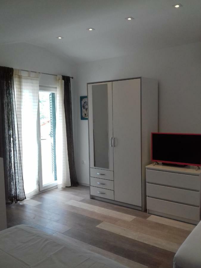 Apartman Nena Slatine Exterior foto